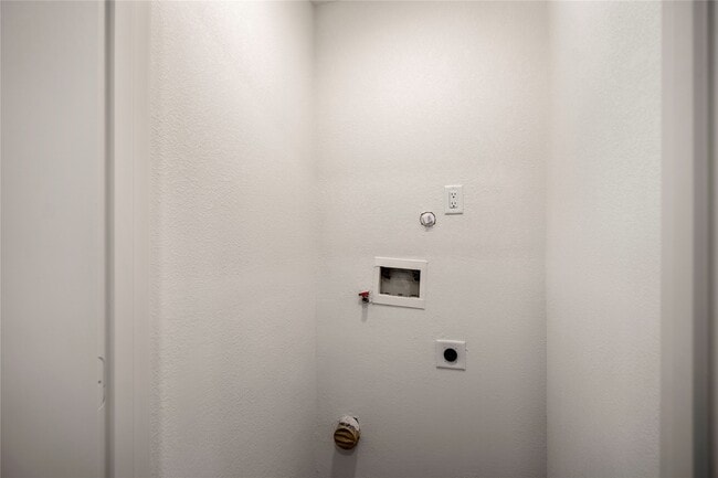 Photo - 3923 Alsace St