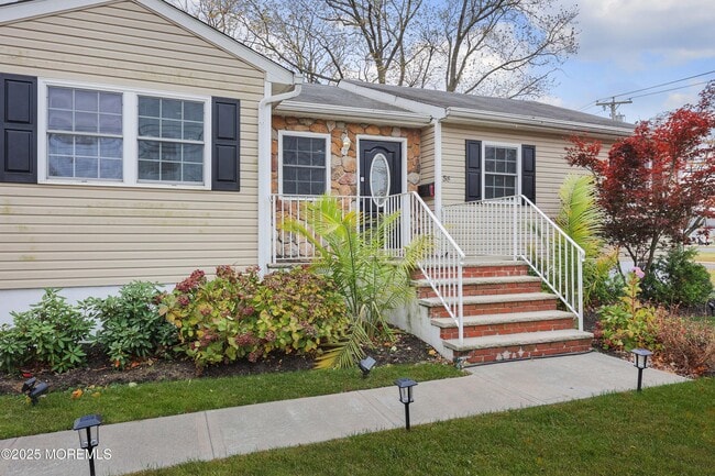 Building Photo - 58 Richardson Ave