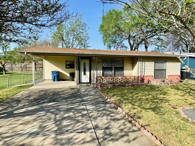 Photo - 3300 Bengston St