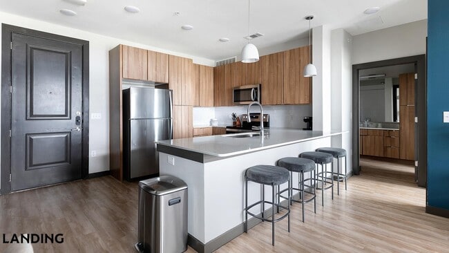 Photo - 3875 Burnham Unidad 2309