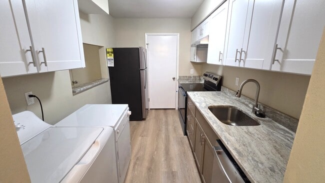 Photo - 705 Meadowbrook Dr Unit 705 Meadowbrook