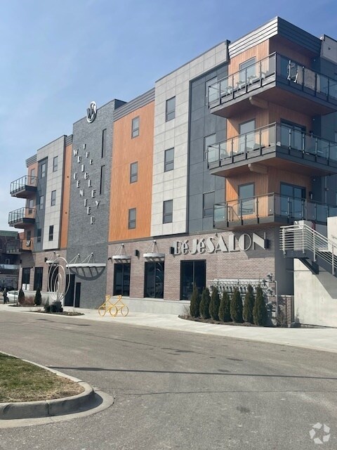 Building Photo - 318 Grand River Ave Rental