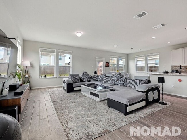 Photo - 101 Crescent St