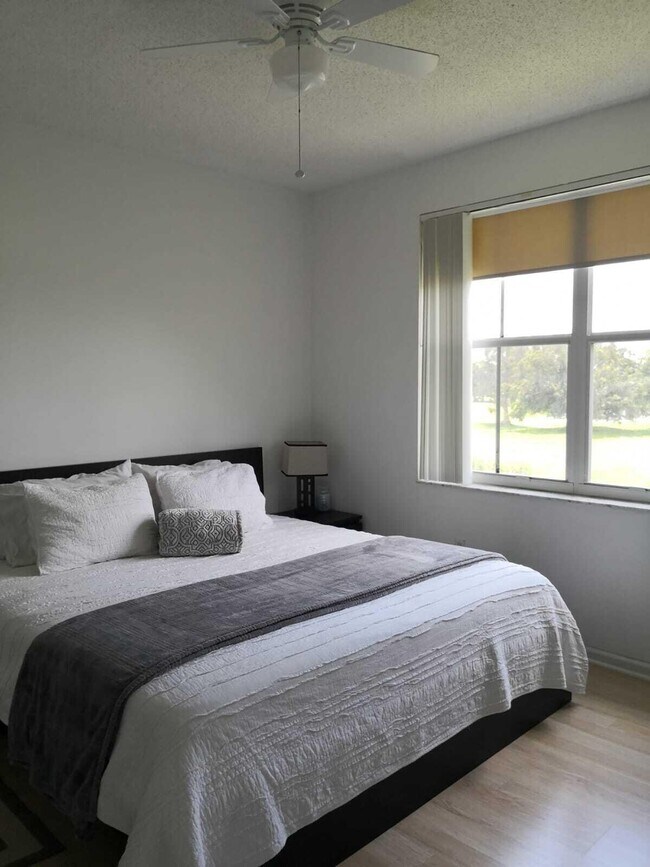 Photo - 2100 Greenview Shores Blvd Unit 523