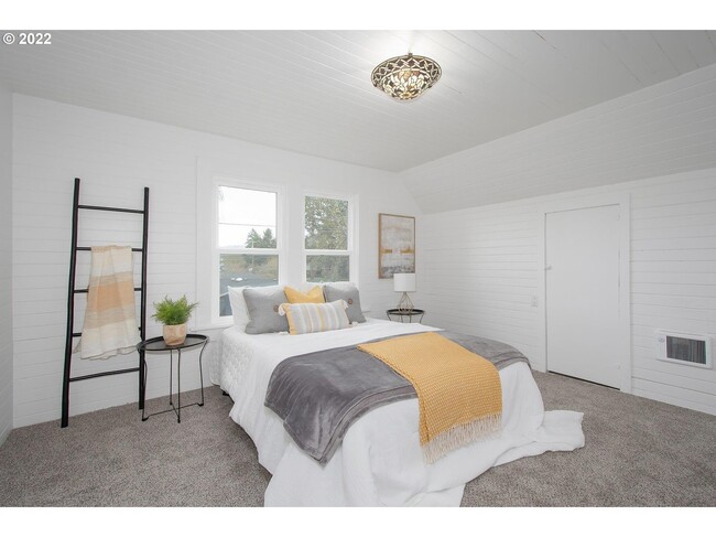 Master Bedroom - 2285 SW Briggs Rd Unit 2289