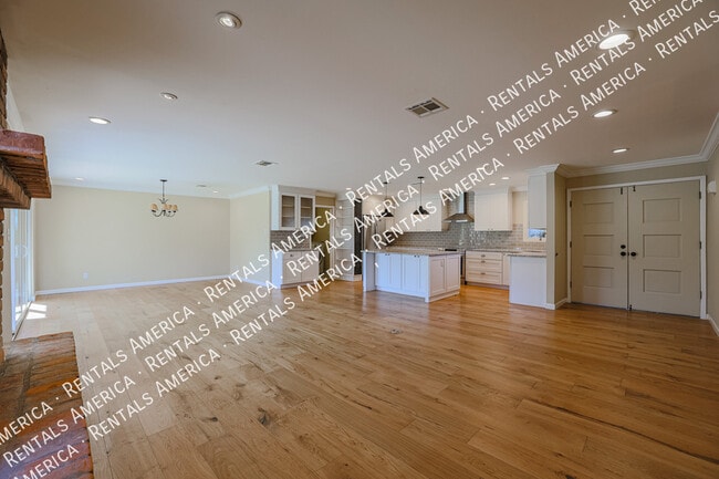 Photo - 8613 E Clarendon Ave