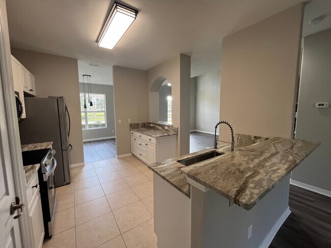 Photo - 338 Airport Rd