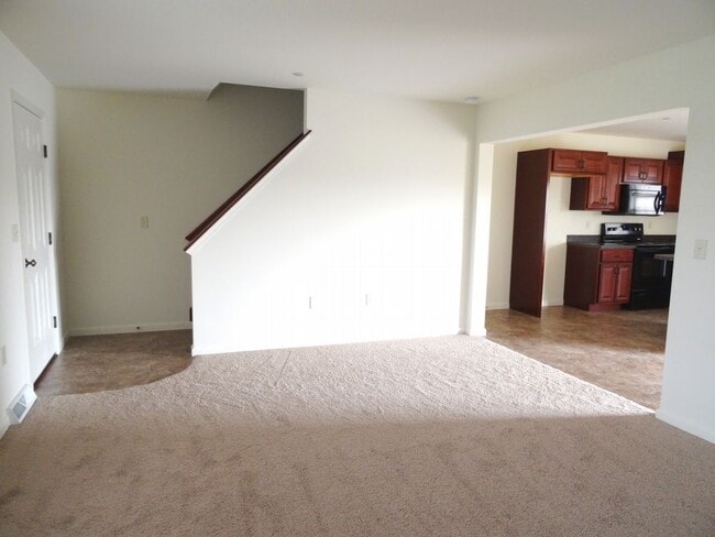 Photo - 330 Meadow View Dr