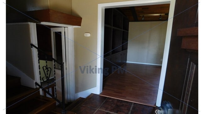 Photo - 501 NE Loper Ave