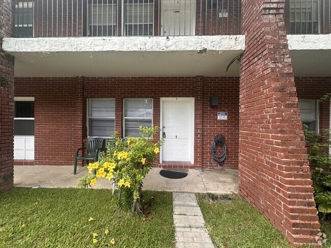 Building Photo - 1315 SE Silver Springs Pl Rental