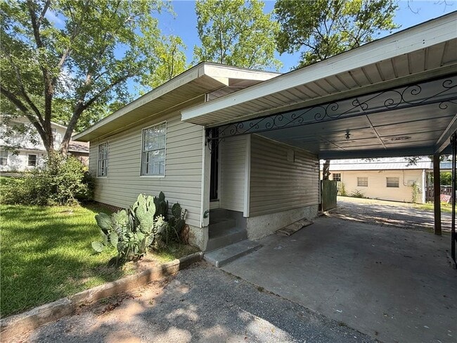 Building Photo - 4910 Rainbow Cir Rental