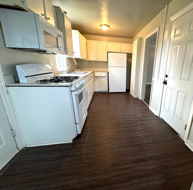 Photo - Cute 2 bedroom 1 Bath House!   Close to Mother Road Market!