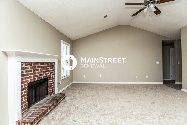 Photo - 3 Bedroom Pet-Friendly Home in Jonesboro, GA with Main Street Renewal