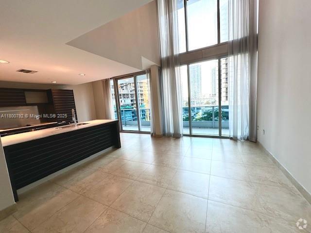 Building Photo - 200 Biscayne Blvd Way Unit 701 Rental