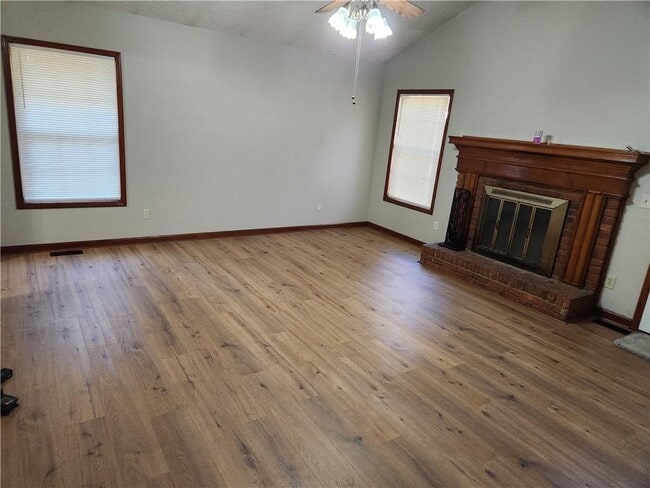 Photo - 3234 Valley View St