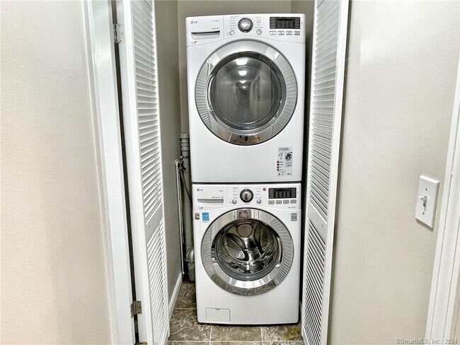 Photo - 104 Perry Ave Unit A