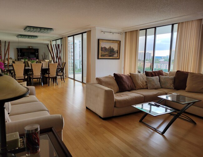 19707 Turnberry Way Unit 14D