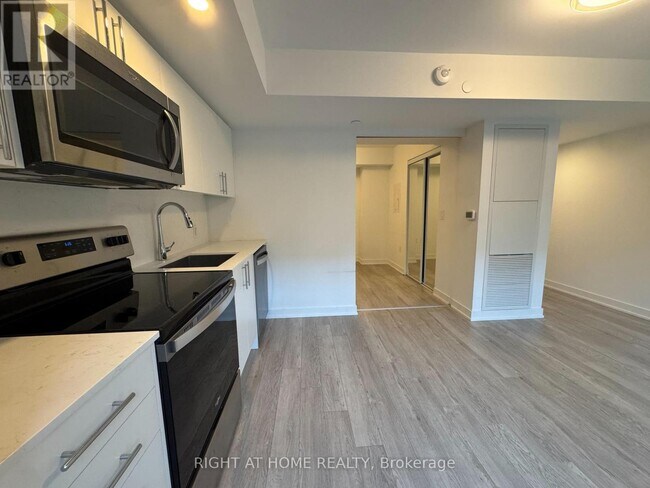 Photo - 3 Strathgowan Ave Unit 326