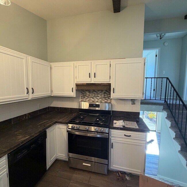 Photo - Spacious two Bedroom Quad-Level Home for R...