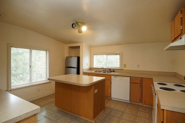 Photo - 4817 S Lucile St