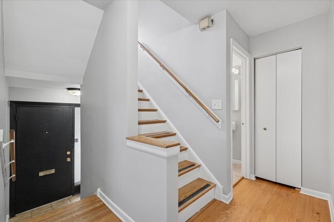 Photo - 1614 Main St