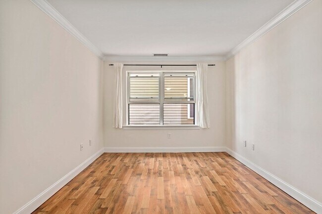 327 Centre St Unit 203