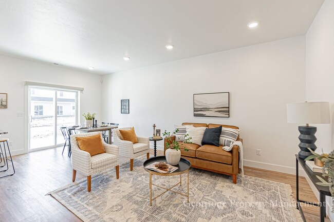 ***LEASE TAKEOVER*** - ***LEASE TAKEOVER*** Townhome