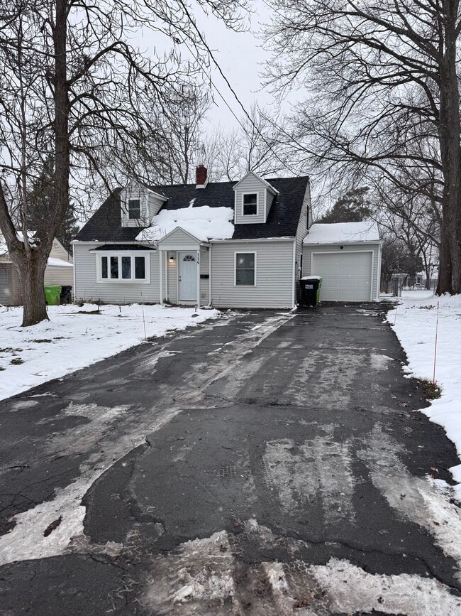 Photo - 119 Traister Dr