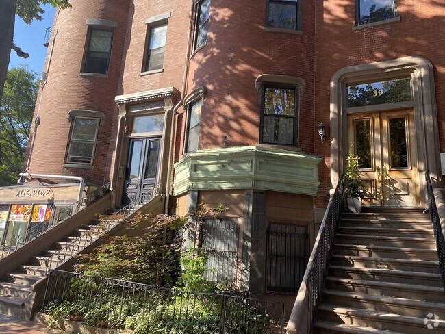 Building Photo - 41 Worcester Sq Unit 1 Rental