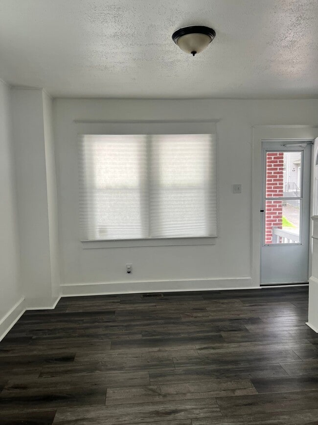 Photo - 10 Morse Ave