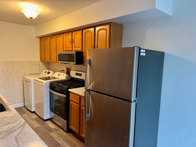 Photo - 1483 Cornell Ct