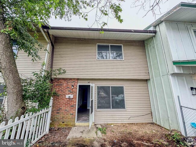 Building Photo - 26 Medford Ct Rental