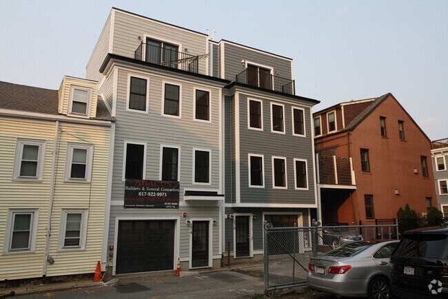 Building Photo - 276 Athens St Unit 2 Rental