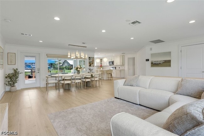Building Photo - 27098 Harbor Dr