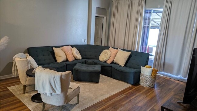 Photo - 581 Painted Leaf Dr