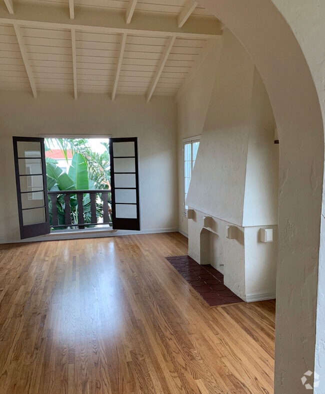 Building Photo - 320 N Genesee Ave Unit #4 Rental