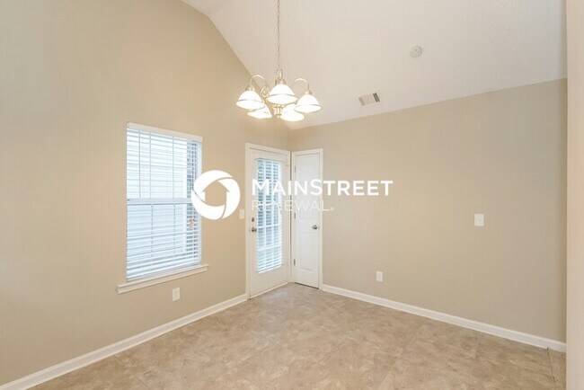 Photo - 3 Bedroom Pet-Friendly Home in Decatur, GA...