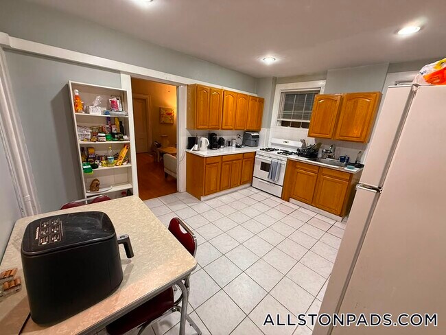 Photo - 22-24 Everett Sq. Unit 2