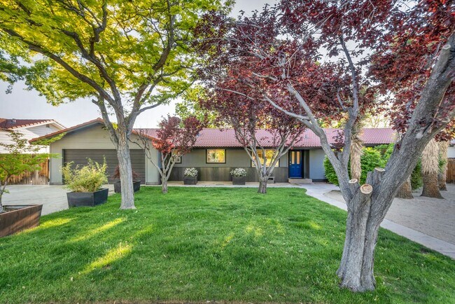 Photo - 2655 Parkway Dr