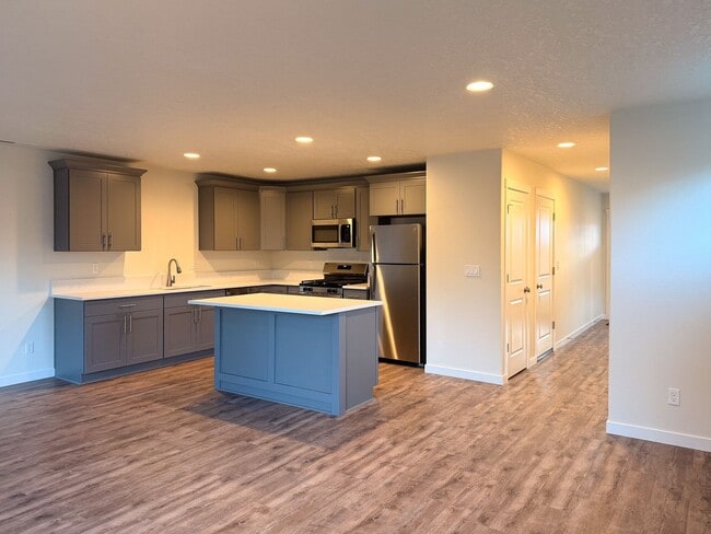 Photo - 505-507 NW Hillcrest Dr Unit 505