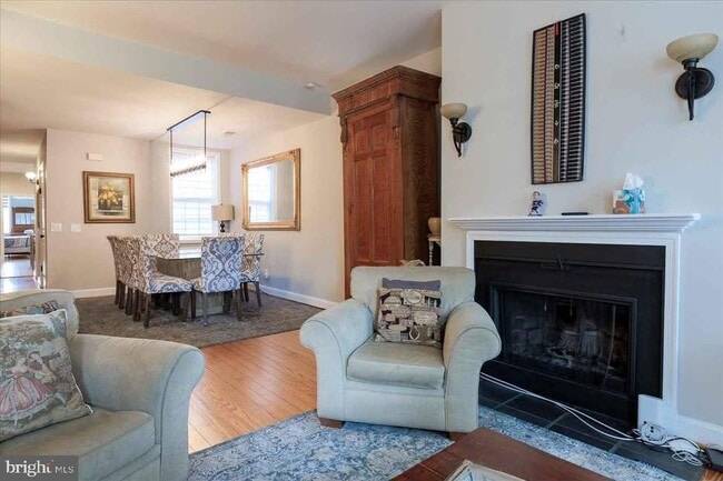 Photo - 1118 F St NE