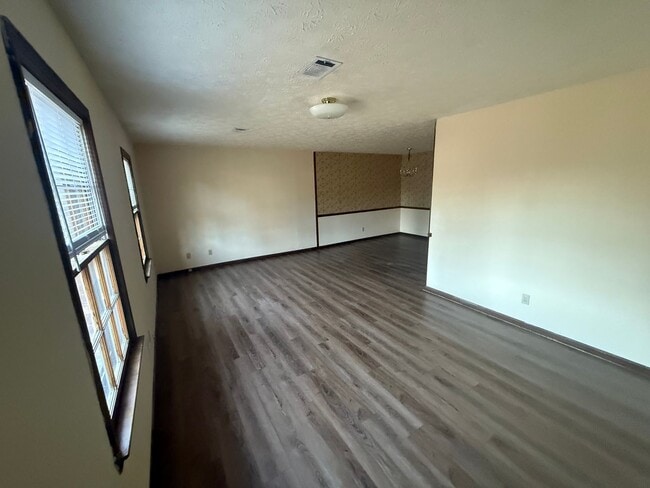 Building Photo - 131 Williamson St Unit B