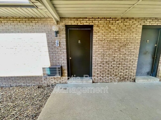 Building Photo - 17 Lunar Ln Rental