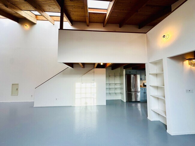 Photo - West Oakland 5th St Unidad 1533 5th St