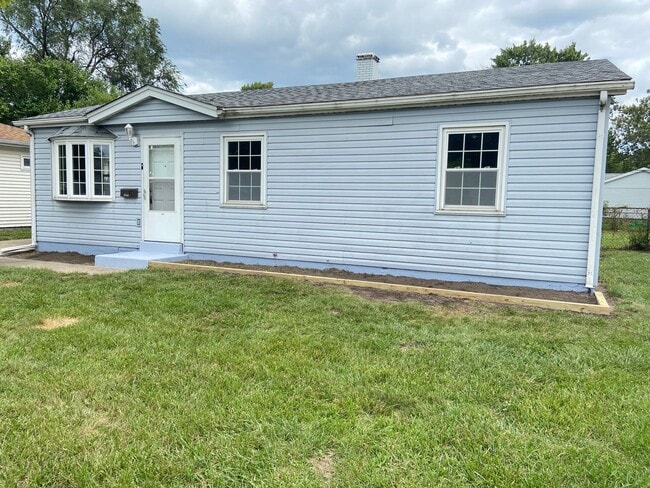 Building Photo - 3 Bedroom Home With Central Air