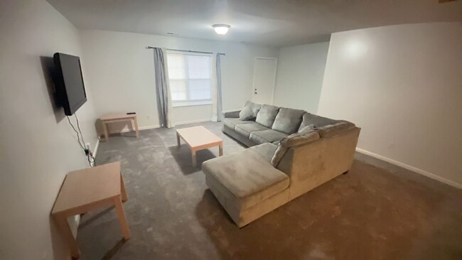 578 Pheasant Run Cir