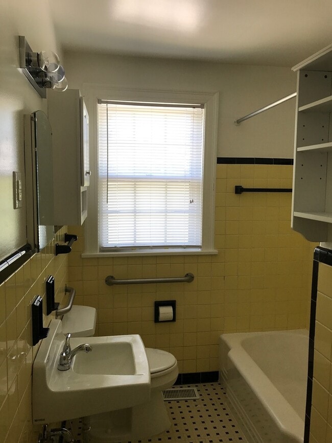 Photo - 104 Spring Valley Rd Unit B