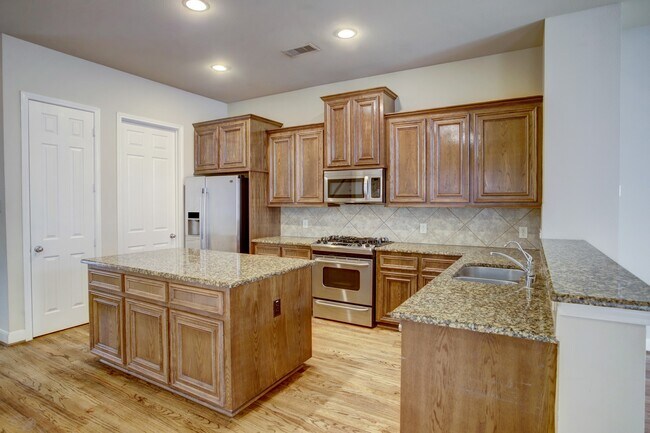Photo - 2370 Bastrop St