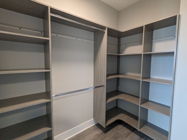 373 Hazel Ave Unit D7