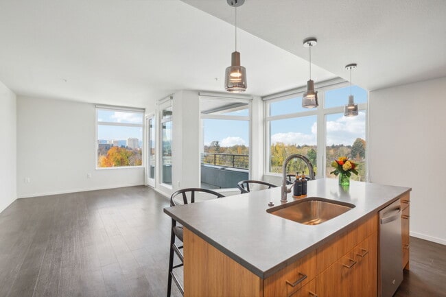 Photo - Splash Apartments